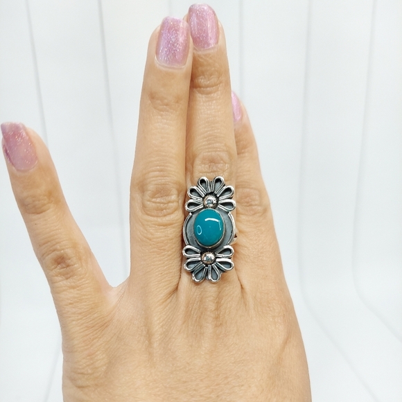 Turquoise Ring - Picture 7 of 9